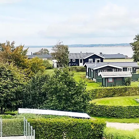 4 Star In Roslev Feriehus *