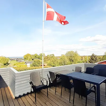 4 Star In Roslev Feriehus